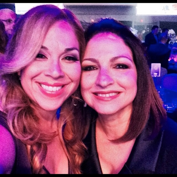 VERA WANG GOWN - Picture 7 of 7